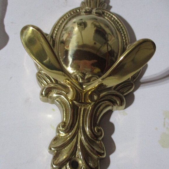 Dual brass hook / hangar for towels, bath robes, etc - Picture 2 of 7